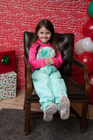 DSC00909NOWCS2019_XmasParty1_FB