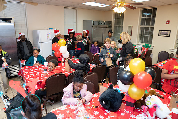 DSC01007NOWCS2019_XmasParty1_FB