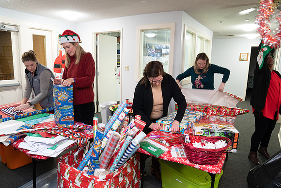 DSC01020NOWCS2019_XmasParty1_FB