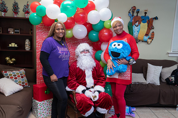 DSC01040NOWCS2019_XmasParty1_FB