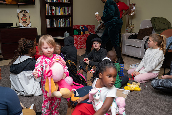 DSC00966NOWCS2019_XmasParty1_FB