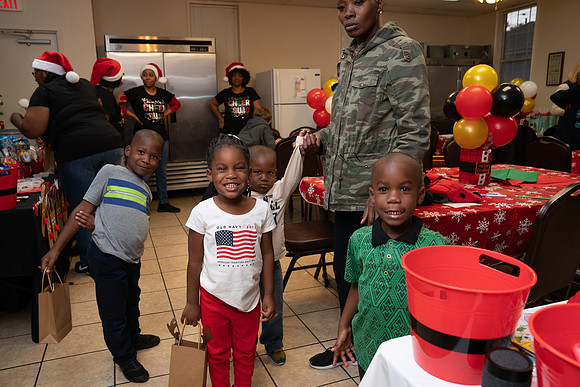 DSC00937NOWCS2019_XmasParty1_FB