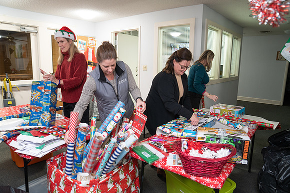 DSC01019NOWCS2019_XmasParty1_FB
