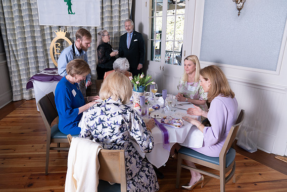 0054_LLN06001_Oberon_Q_lunch
