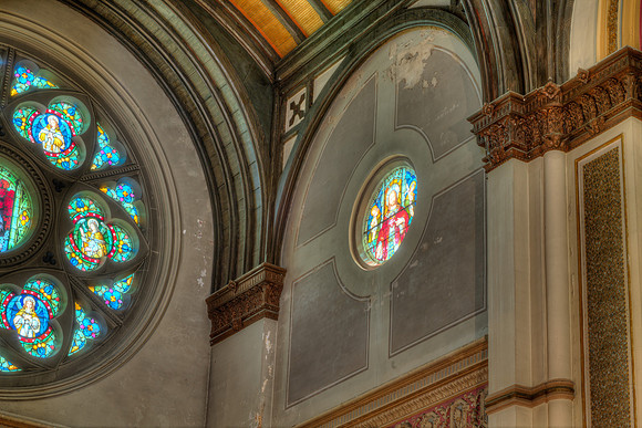 17_corner_smallroundwindow_SacredHeartofChrist