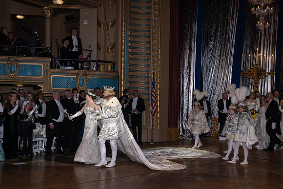 0967_DSC00204Athen_23_Ball_HiRez_