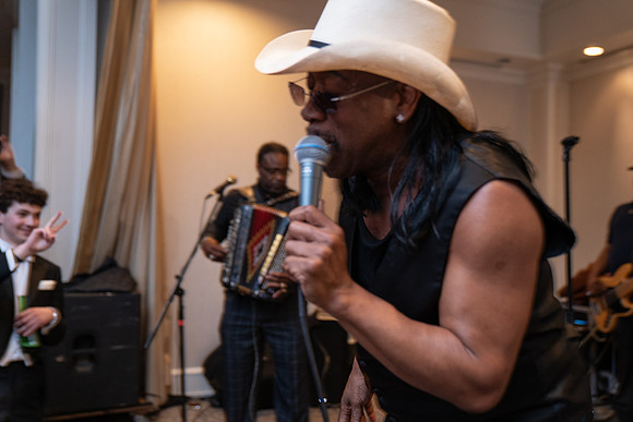 1077_2025_Mystery_FBRez_